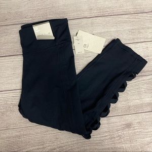 GapFit gfast Capri Leggings Cutout